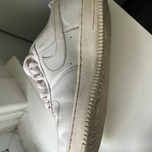 Nike Air Force 1 - Low - Triple White - Picture 8 of 11